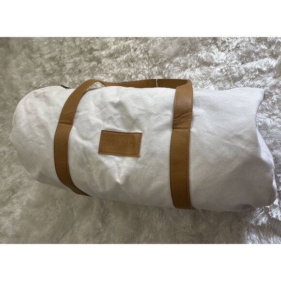 cozy earth Handbags - Cozy Earth Canvas Comforter Duffel Bag in White Brand New